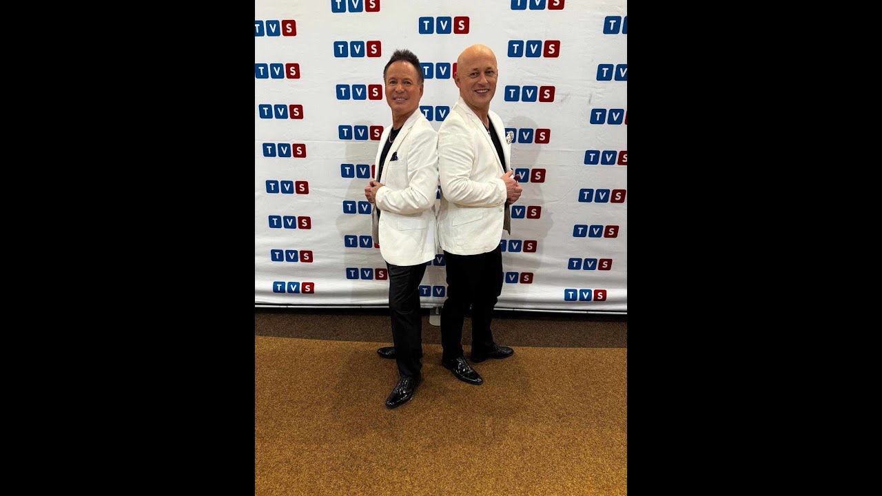 PIOSENKA DLA BABCI I DZIADKA - LESZEK WIKLAK & JACEK SILSKI  (FRAGMENT KONCERTU DLA BABCI I DZIADKA)