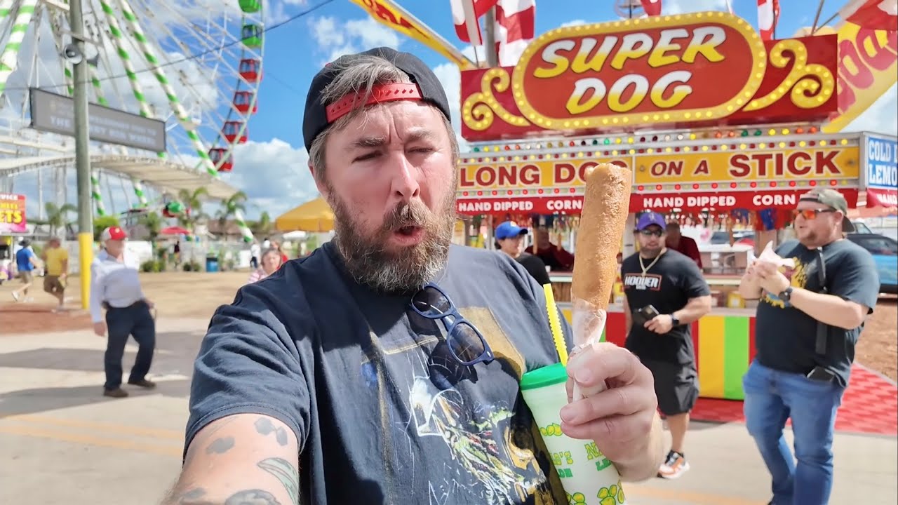 Слишком много еды на открытии фестиваля клубники во Флориде 2025 — перегрузка карнавальных аттрак...