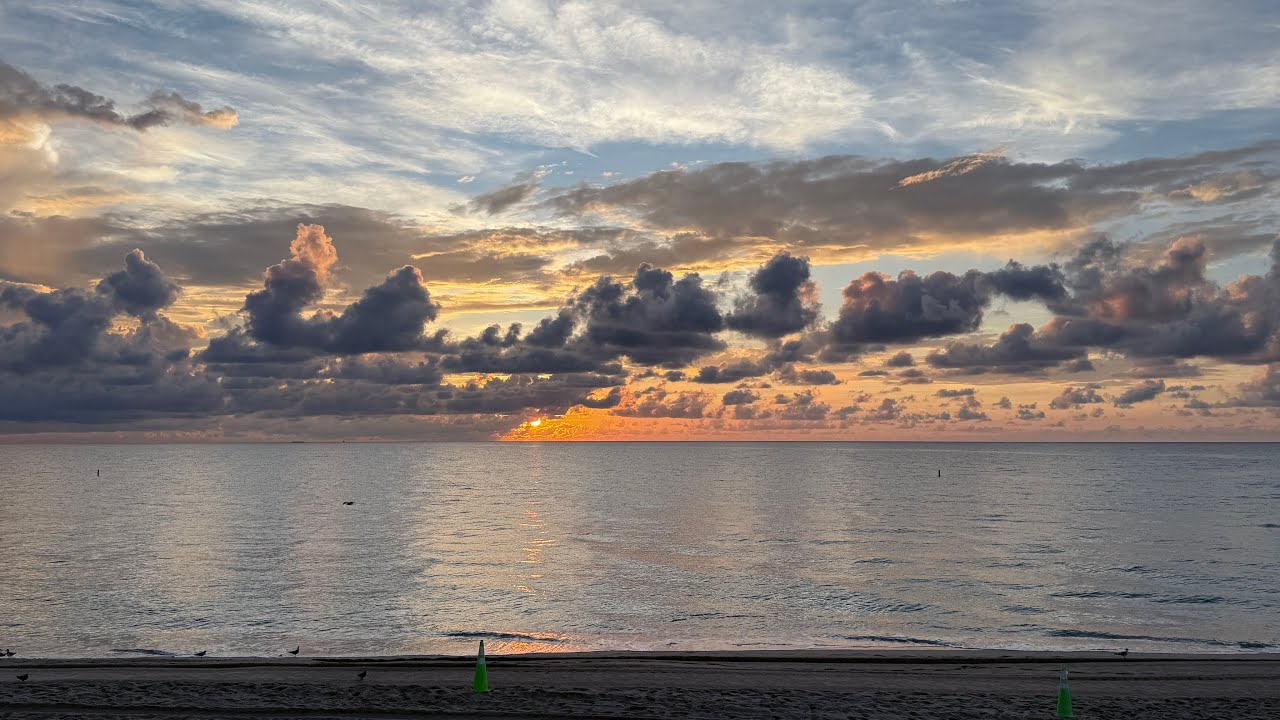 Hermoso amanecer en Miami #lifeisbutadream #travel #beach 