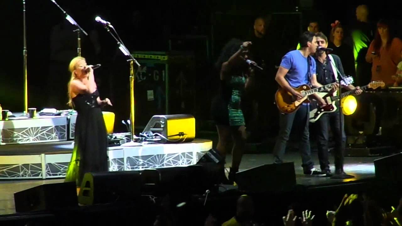 Kelly Clarkson bids Toronto farewell--Stronger (finale)--@ Molson Amphitheatre-2012-08-28
