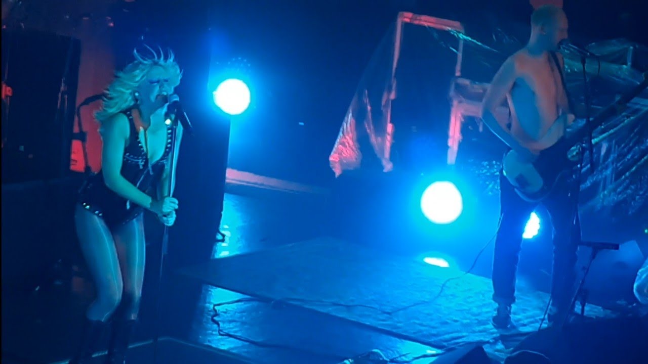 Amyl and the Sniffers / Guided by Angels    Live Große Freiheit 36 Hamburg 22.11.2024