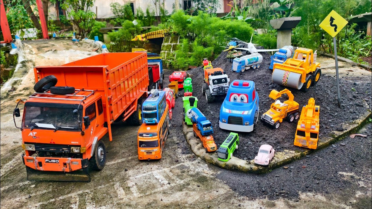 WADIDAU !!! Mobil Truk Tronton Panjang Bongkar Mainan Mobil Mobilan Truk Molen, Kereta Api, Ambulan 