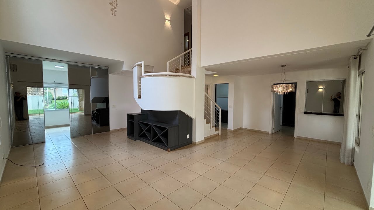 Casa para locação em condomínio com 4 suítes em condompinio com lazer diferencia e quadra de Saibro