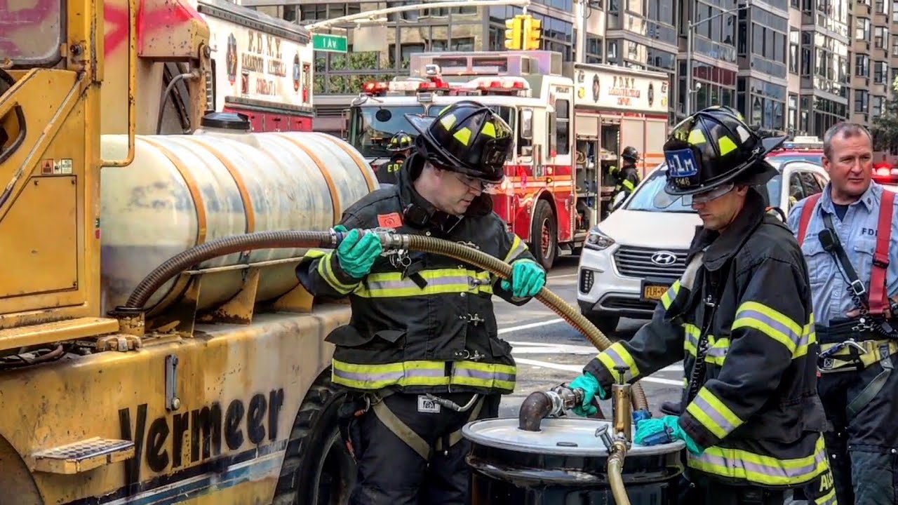 | FDNY Haz-Mat Box 1032 | Large FDNY Response to a Construction Vehicle Leaking Hydraulic Fluid
