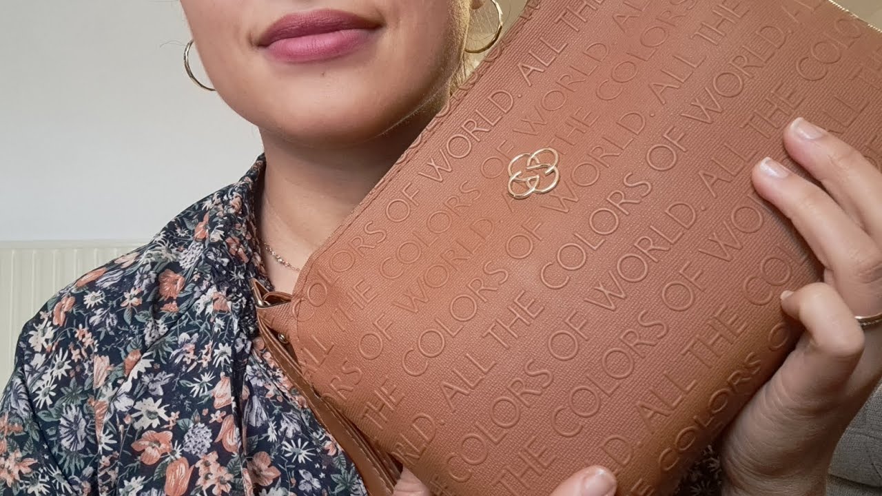 asmr what's in my bag 👜