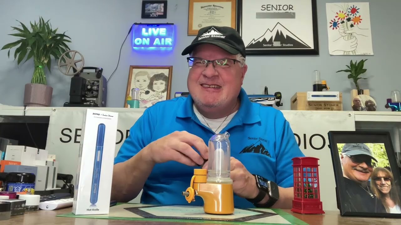 COLLABORATION DISCUSSION SENIOR STONER STUDIOS HOT KNIFE & SYKLOUD W FIDGET SPINNER IT&rsquo;S CENTRIFICAL