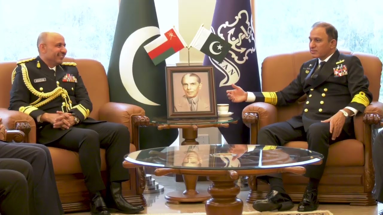 COMMANDER ROYAL NAVY OF OMAN VISITS NAVAL HEADQUARTERS