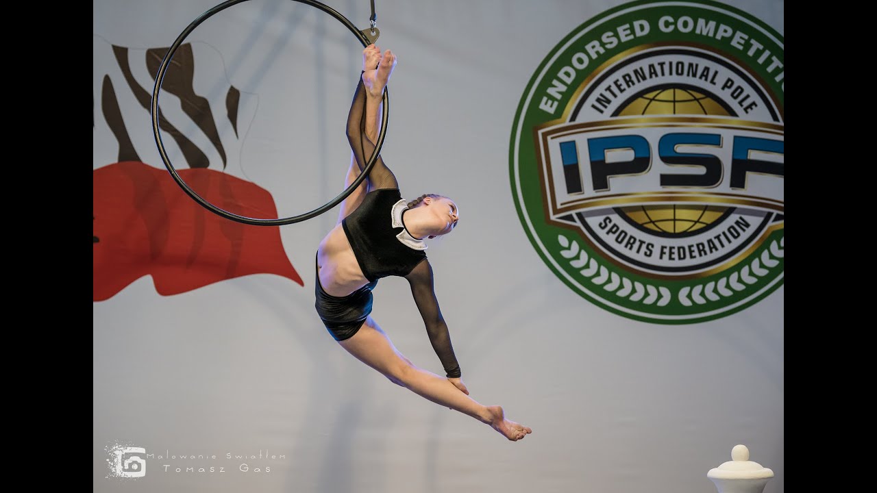 Julia Dynak  II miejsce Hoop Artistic Profesjonaliści Juniorzy Mistrzostwa Polski Pole & Aerial 2023