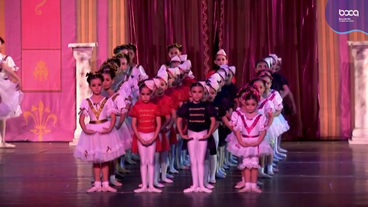 Obra Suite del Ballet Baile de Graduados a cargo de Daniela Ortíz