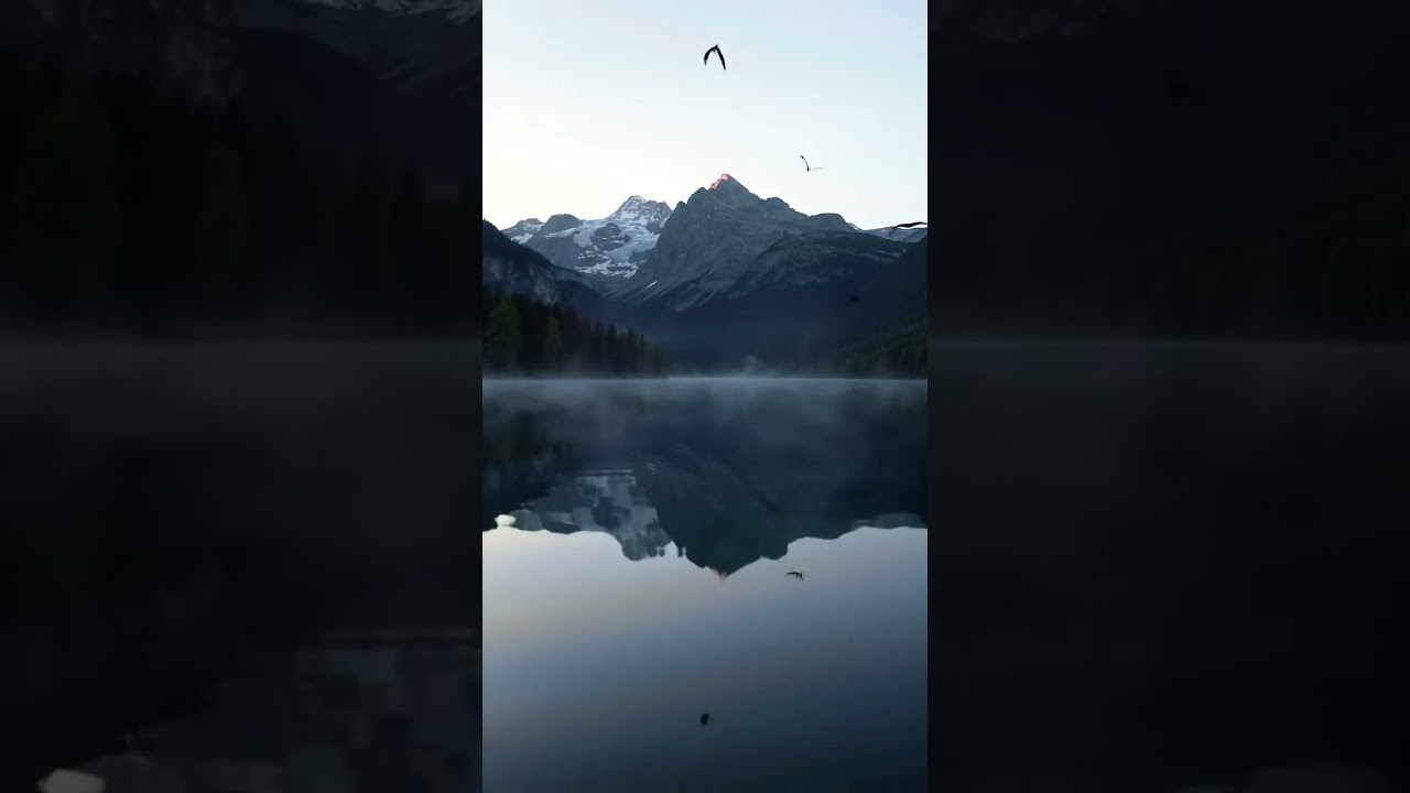 Lac Alpin Serein &agrave; l'Aube