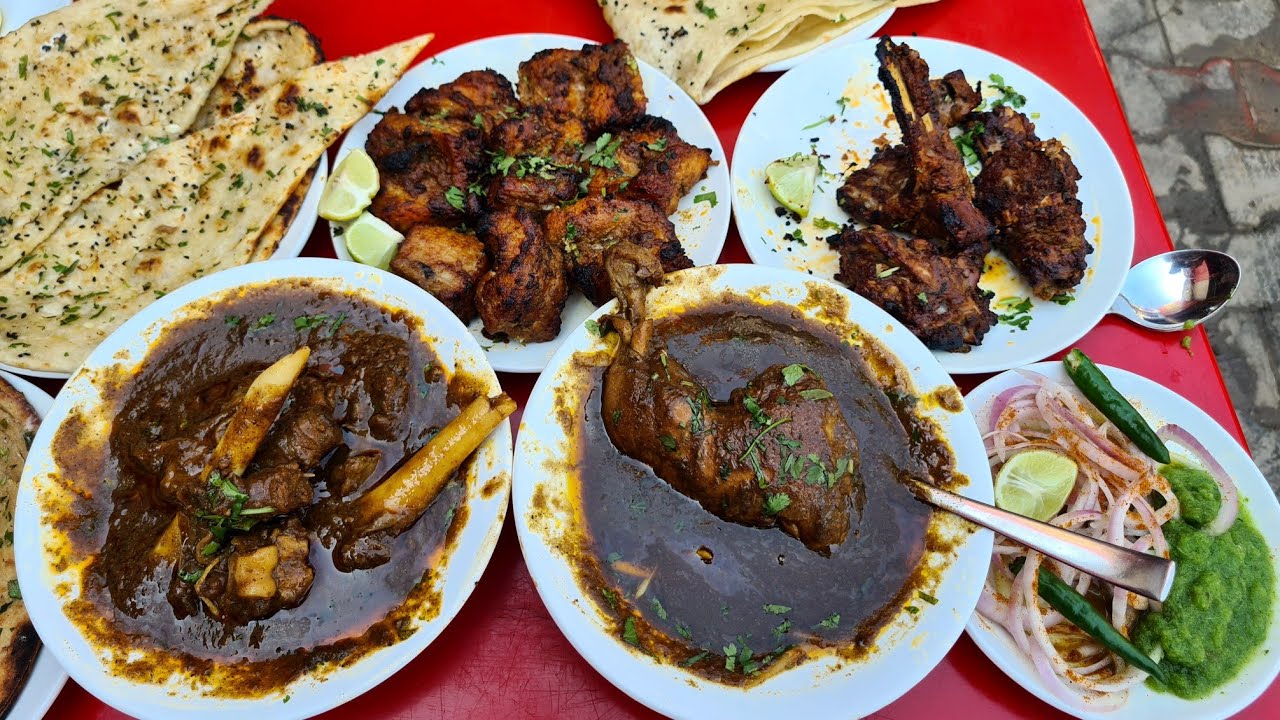 Sran Ji Ka Desi Ghee Mutton aur Chicken Curry with Mutton Chaap & Machhi.