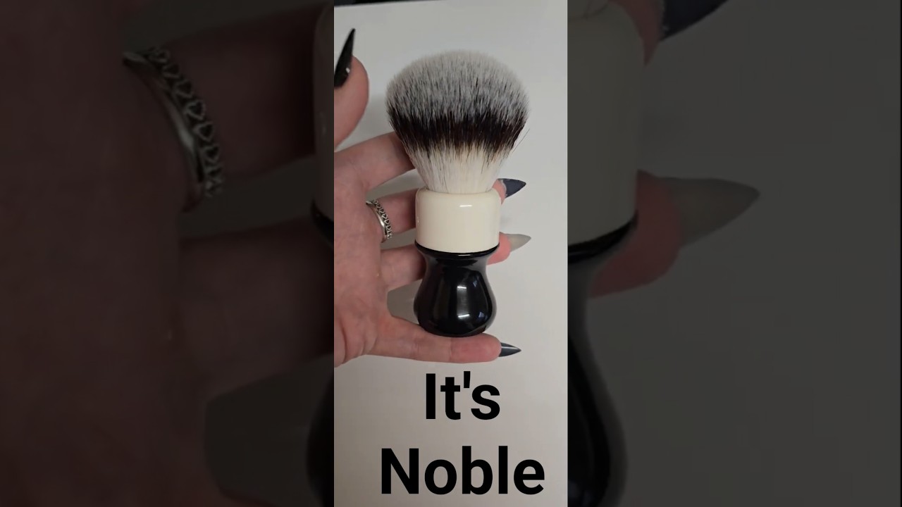 Noble Otter 26mm Brush