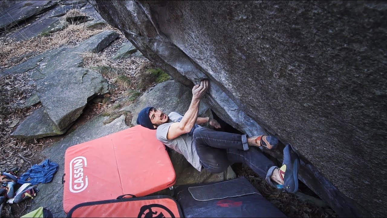 One day in Chironico (Le Pilier, Serre moi fort) - Bouldering Classics in Ticino | 2019