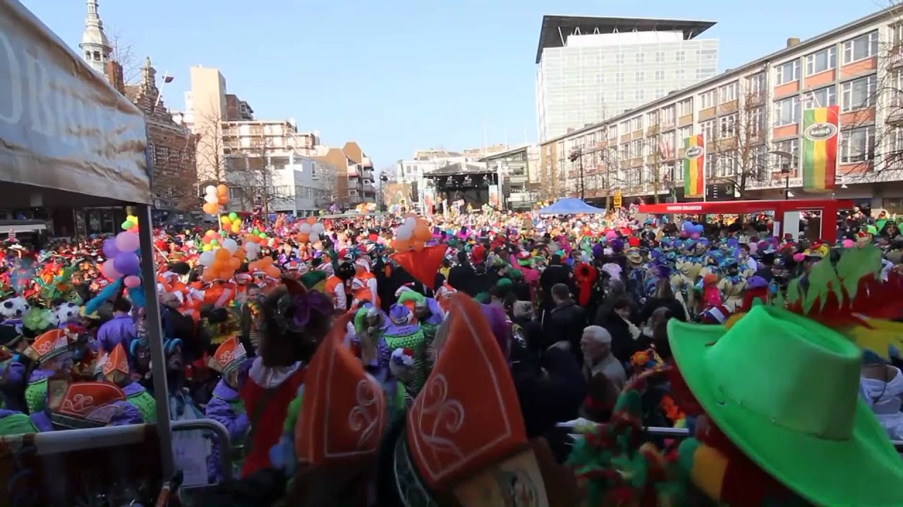 Duizenden 'klone' op zonovergoten Markt van Kerkrade