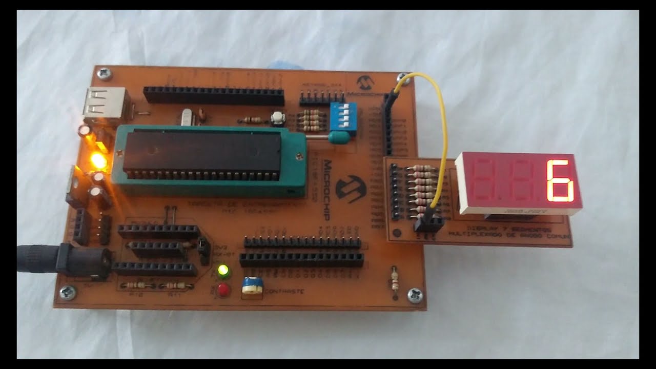 20. Arreglos con display 7 seg en PIC C Compiler - PIC18F4550