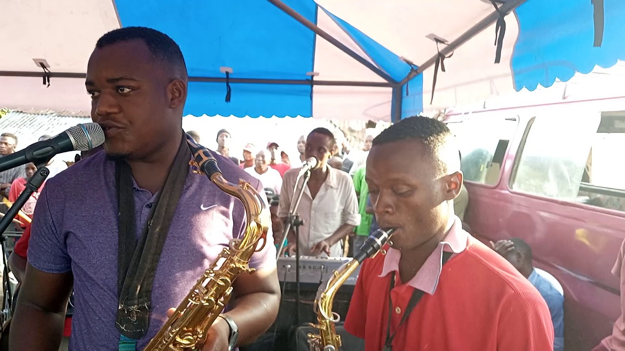 SAWA BAND PERFORMING KALA KUNENZI