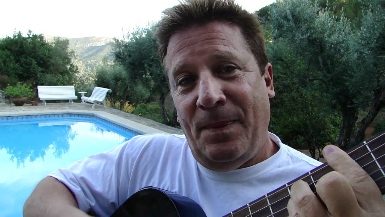 HERMAN JOSÉ na versão unplugged de ADEUS VOU ALI JÁ VENHO