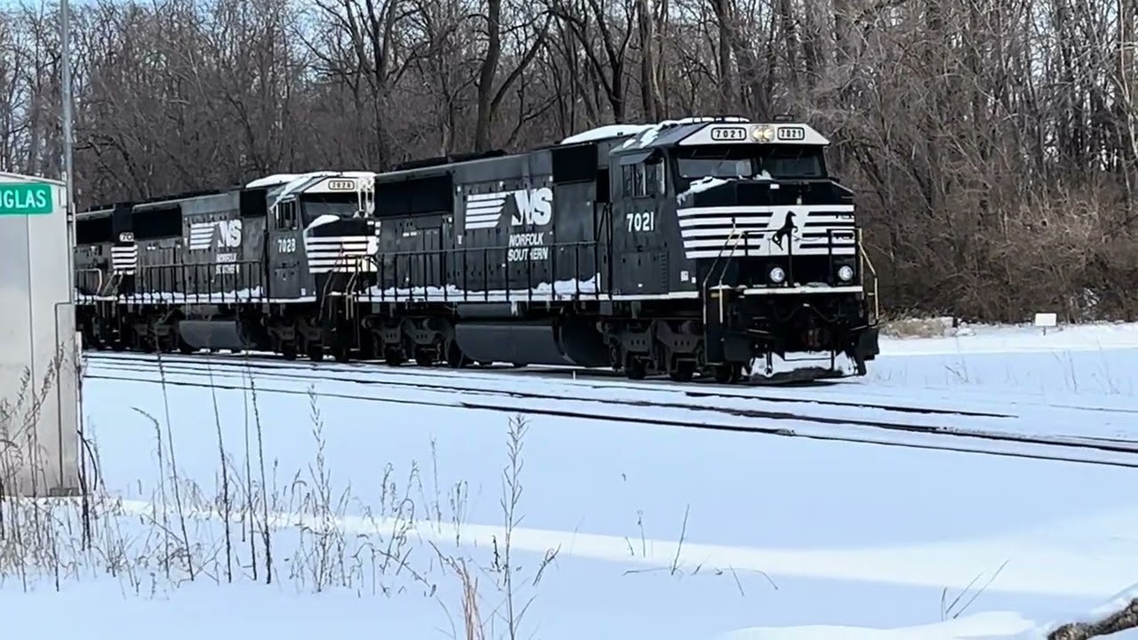 NS SD60Es working the yard at Princeton, IN ​@Indiana-Railfanner sunday 3:01 PM