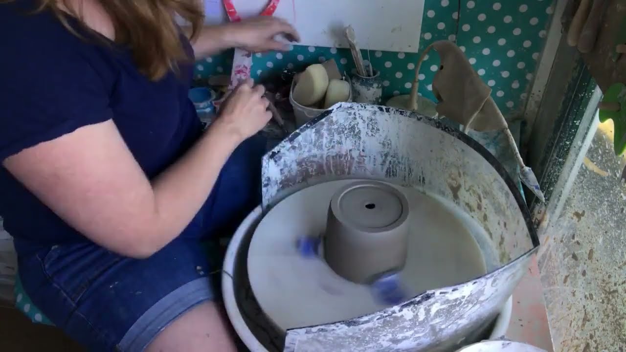 Trimming a plant pot