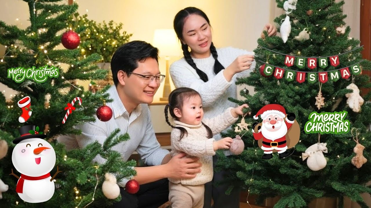 Baby Anna eagerly joins Jack and Tu Tien buying a tree and fun Christmas decorations! Side Story