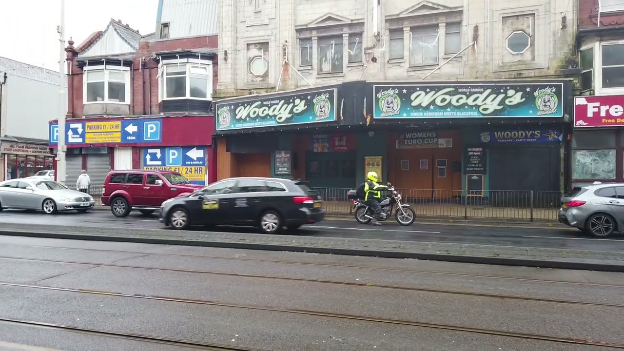 blackpool midweek walkabout , its not spring today, ma kellys, north pier and town walk, etc