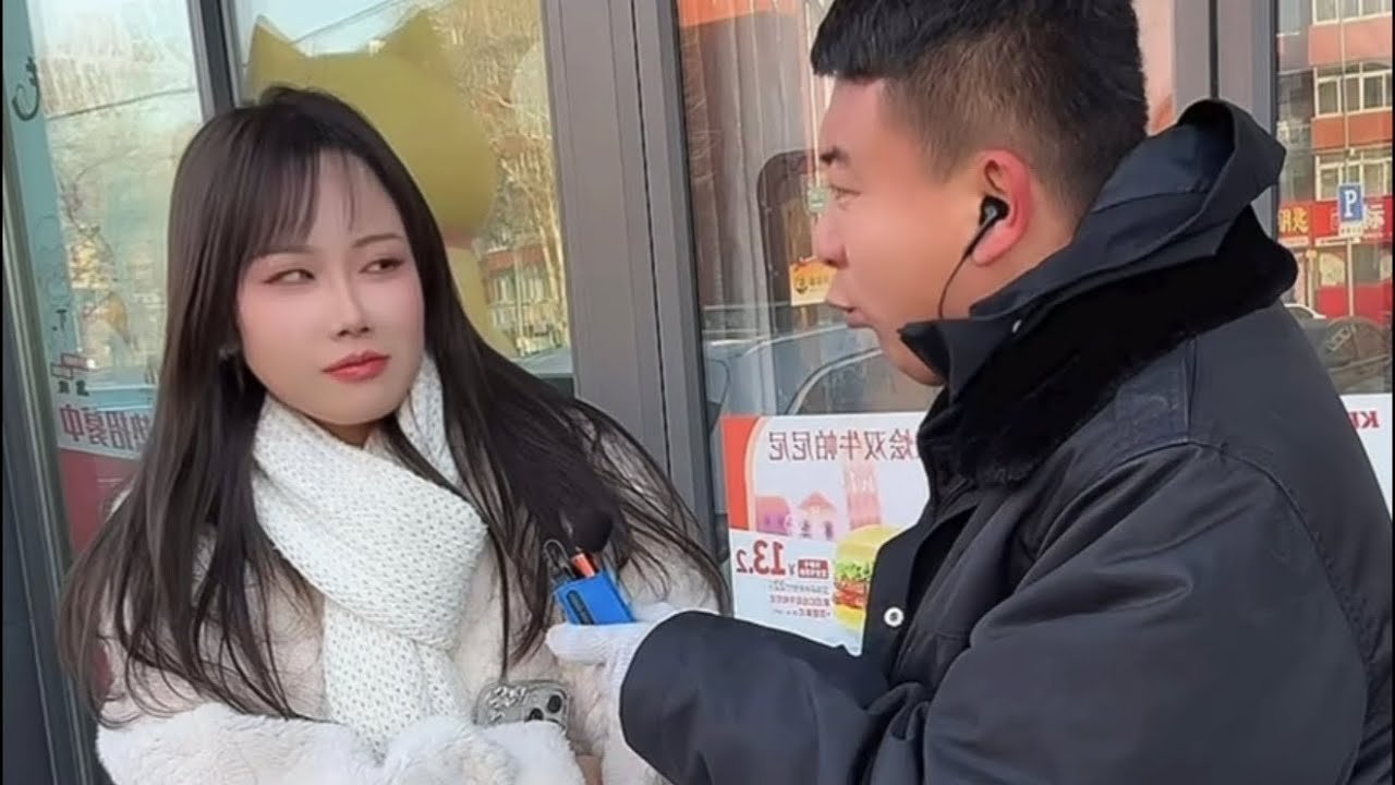 元帅户外搞笑与美女互动