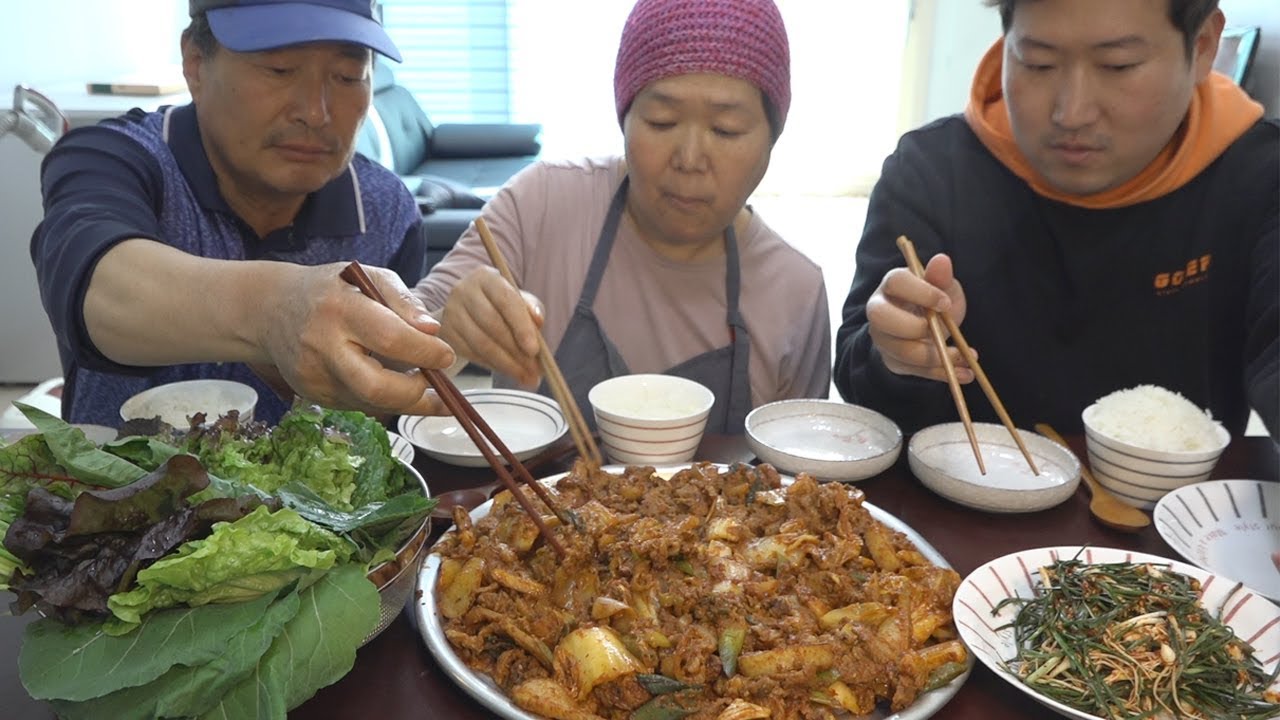 담백하게 맛있는 [[멧돼지 두루치기(Stir-fried wild boar)]] 요리&먹방!! - Mukbang eating show