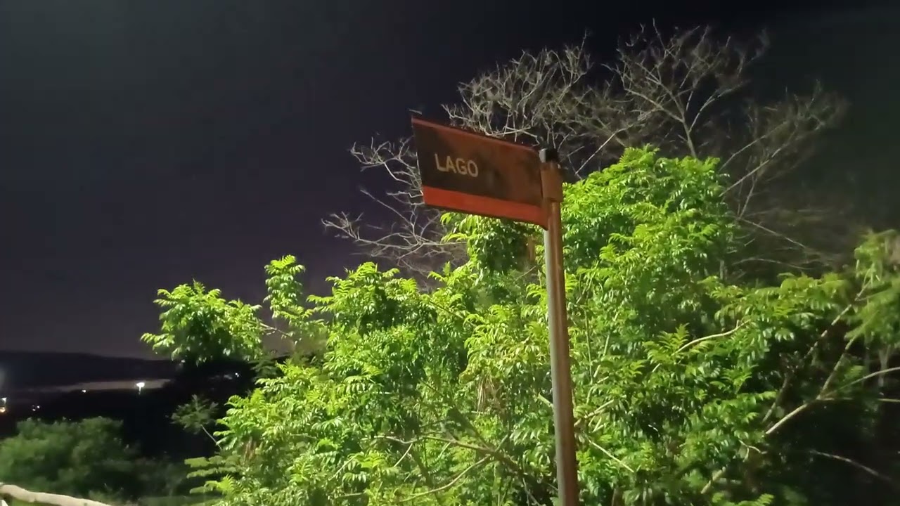 Passeando a noite 🌙 eu e Miguel