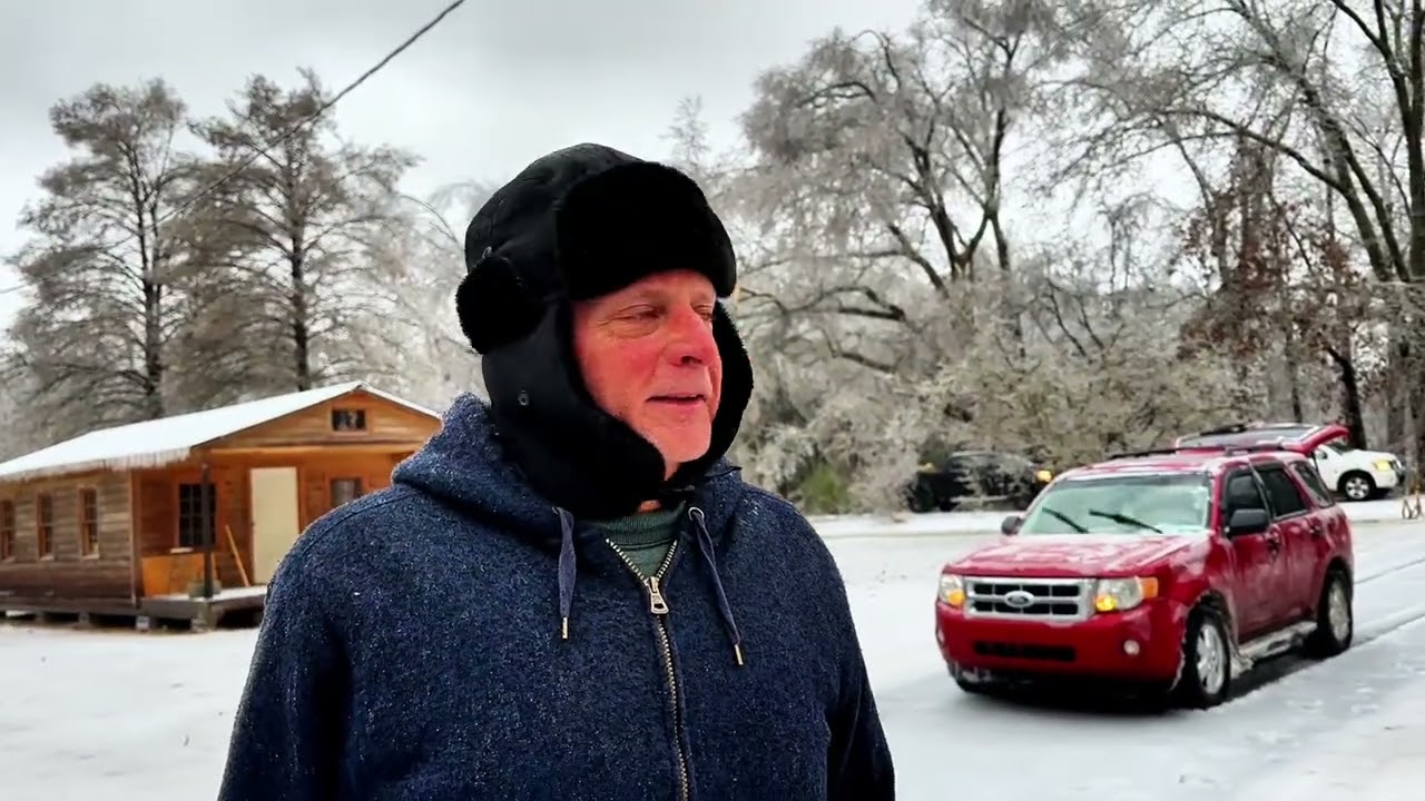 今年雪灾有点严重啊，断树劈劈啪啪不停。断电断网还有可能断水。2026年1月25日