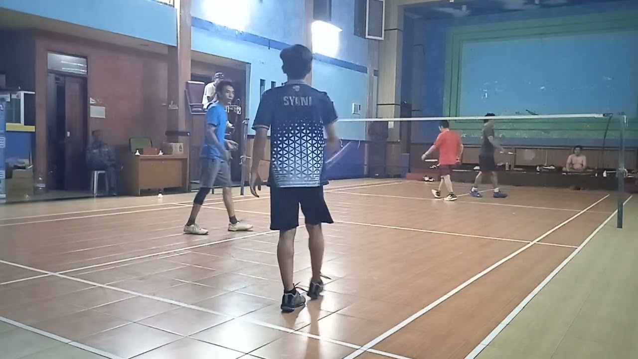 (ROKET/SYANI VS AJUM/UJANG) LATIHAN BERSAMA BADMINTON KOK KEDOT GOR DESA MEKARRAHAYU