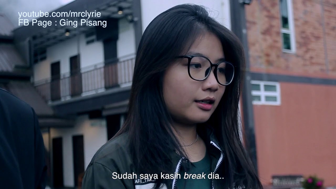 Perempuan Gila Harta