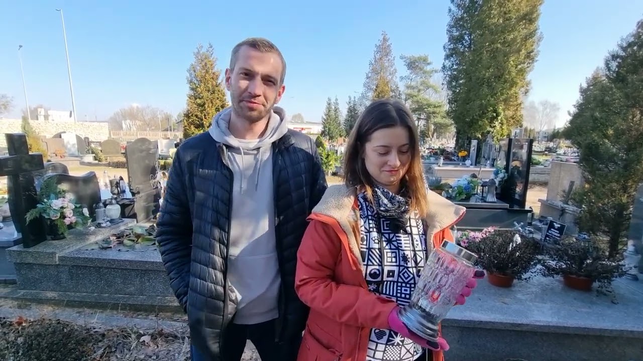 Zapytaliśmy ludzi na cmentarzu, dlaczego używają zniczy solarnych