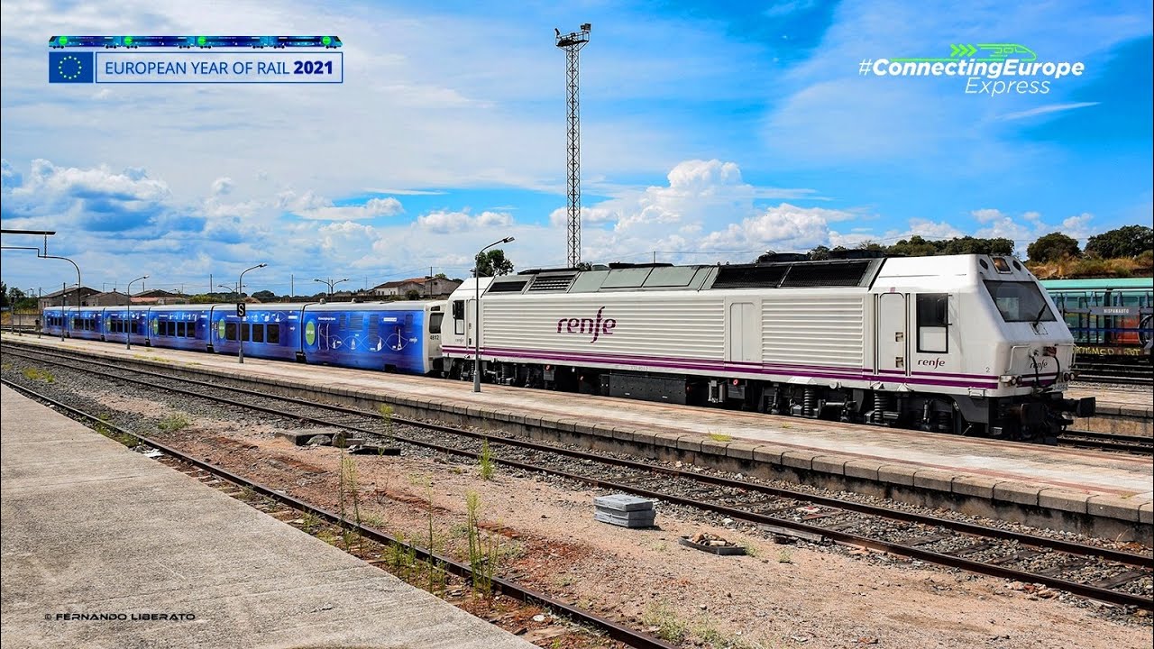 Comboio Connecting Europe Express a caminho de Lisboa