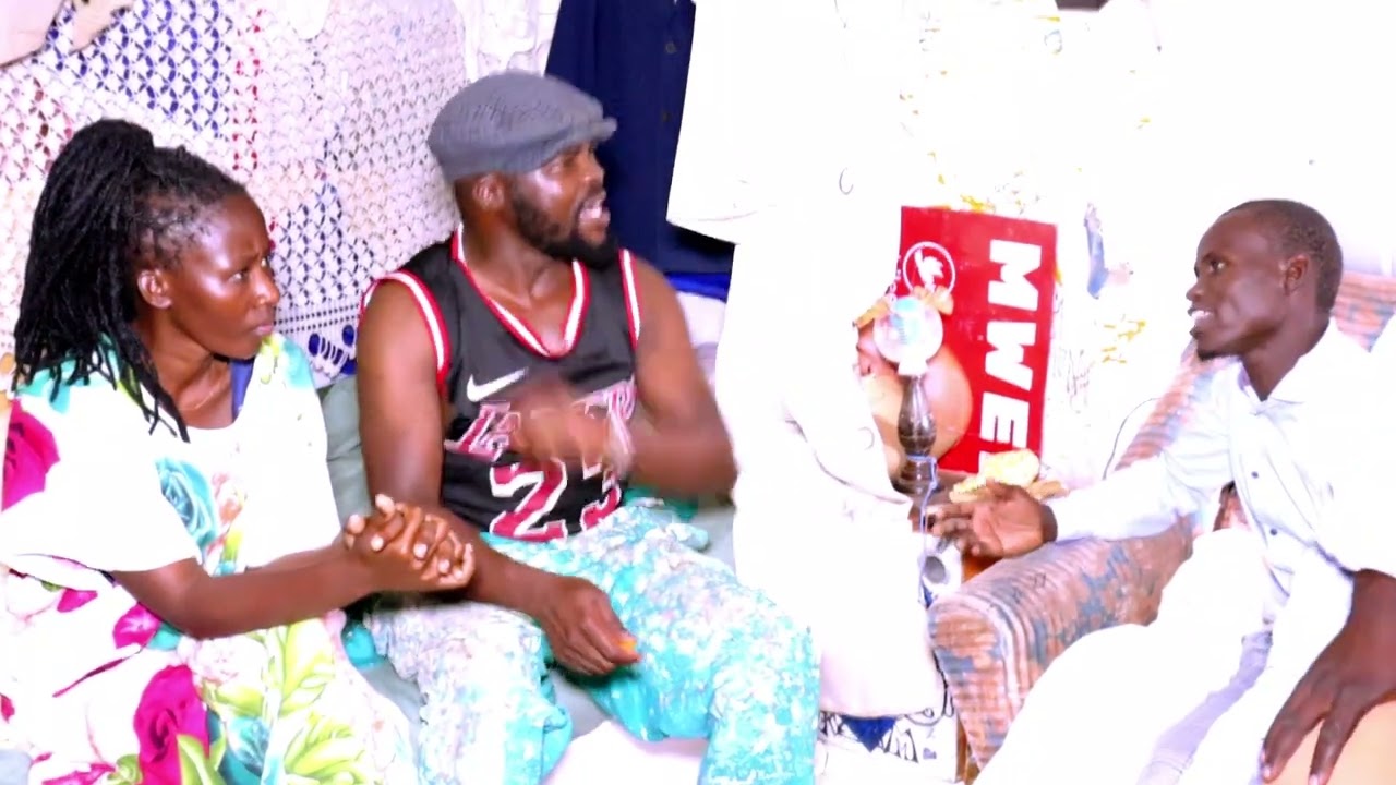 Marafiki wengine ata hawawezi kuwa na heshima mtu hawezi jibamba na wife wake, @odiwo-garage