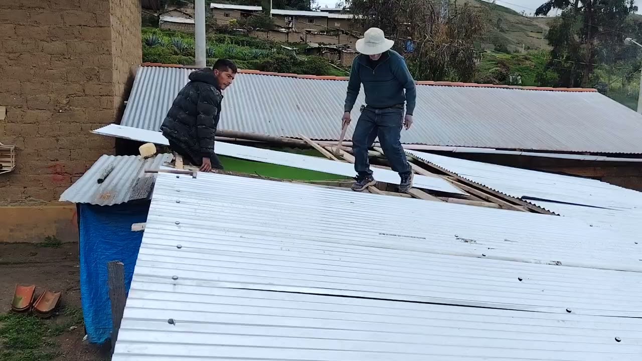 Así se protegen de la lluvia en Pampamarca Andahuaylas 