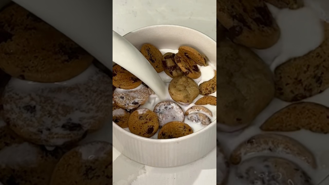 viral mini chocolate chip cookies recipe 🍪🥛 #shorts #chocolate #dessert #baking #recipe #cookies