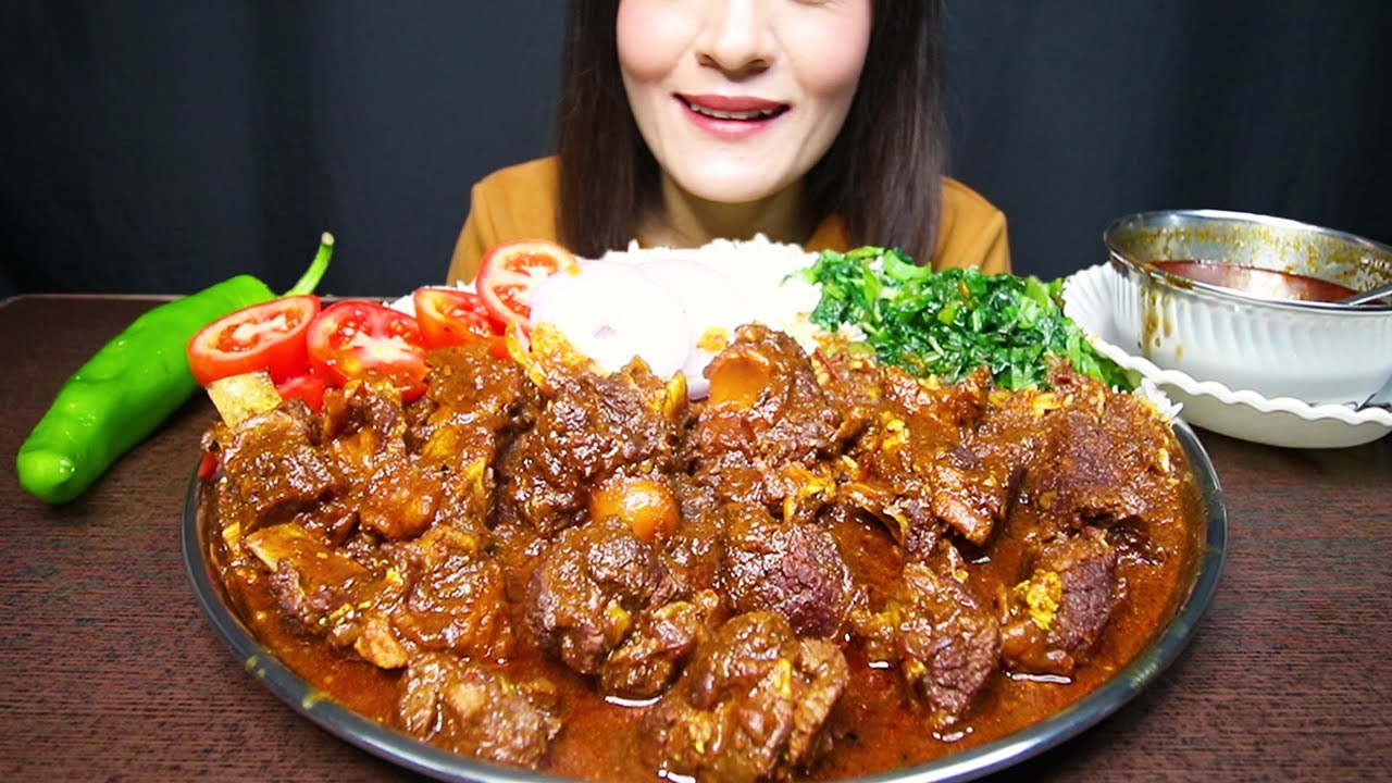 SPICY DELICIOUS MUTTON CURRY, BASMATI RICE, EXTRA GRAVY & SAAG #ASMR/EATING SHOW BIGBITES MUKBANG