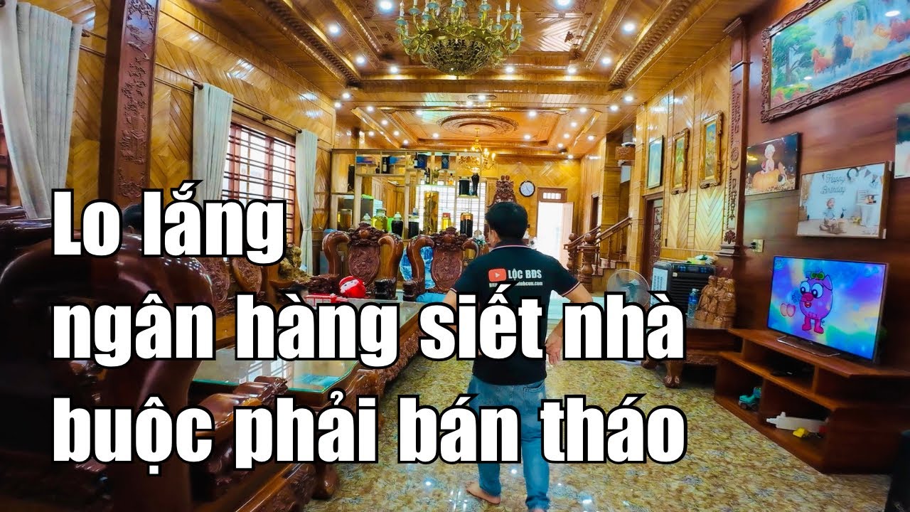 Chủ lo lắng ngân hàng sắp siết nhà buộc phải bán tháo