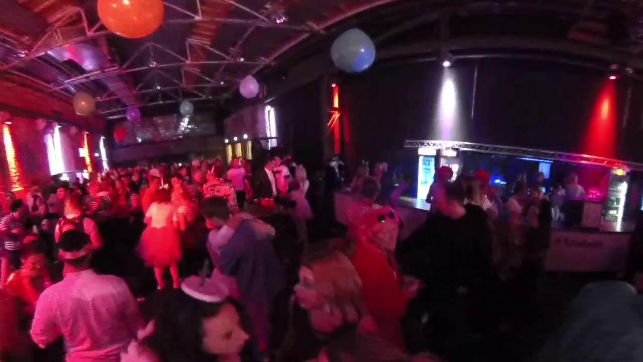 360° Weiberfastnacht @Halle 32 Karneval in Gummersbach | Do. 08.02.2018 Party Rundgang