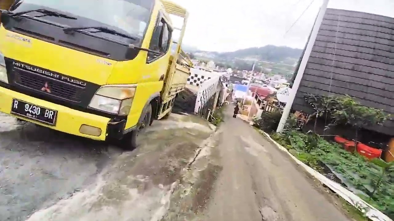 Masuk ke perkampungan dieng pren