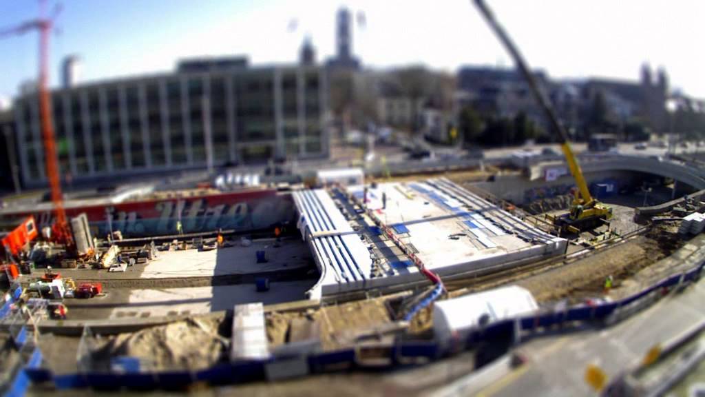 Moreelsebrug schuift stapje voor stapje naar haar plek toe (timelapse)