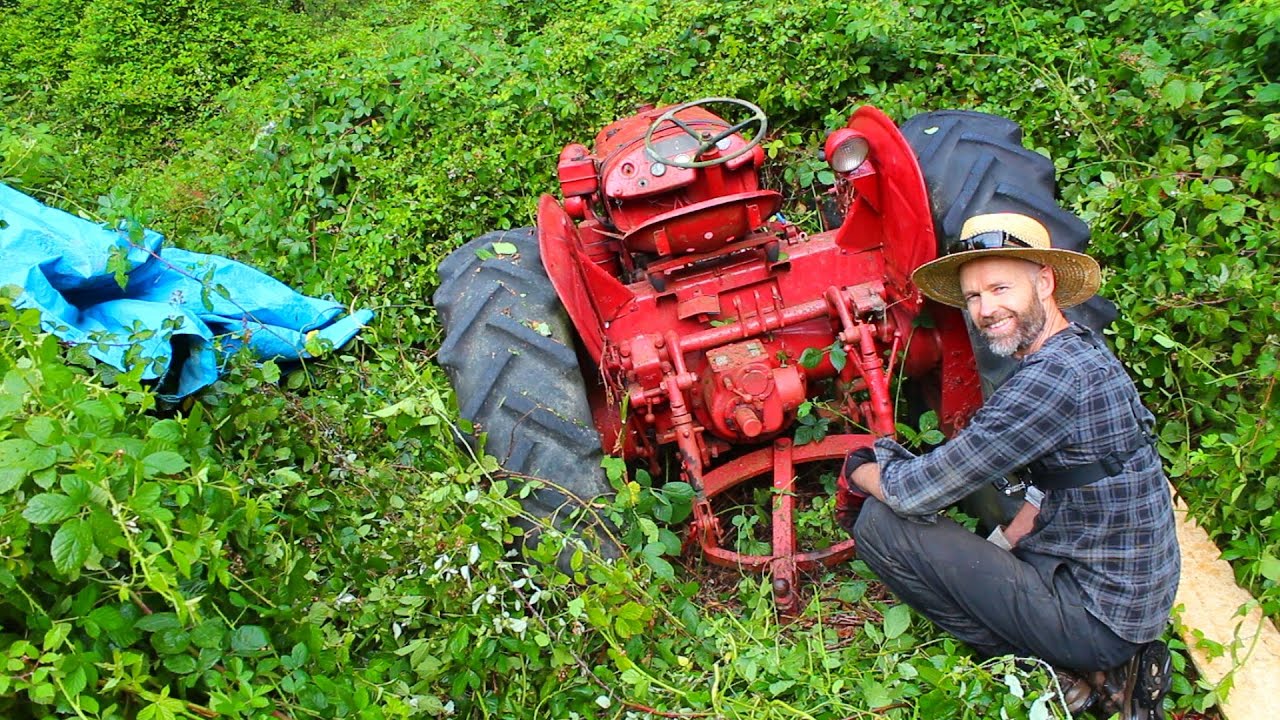 Salvaging an Abandoned Vintage Tractor - David Brown 25