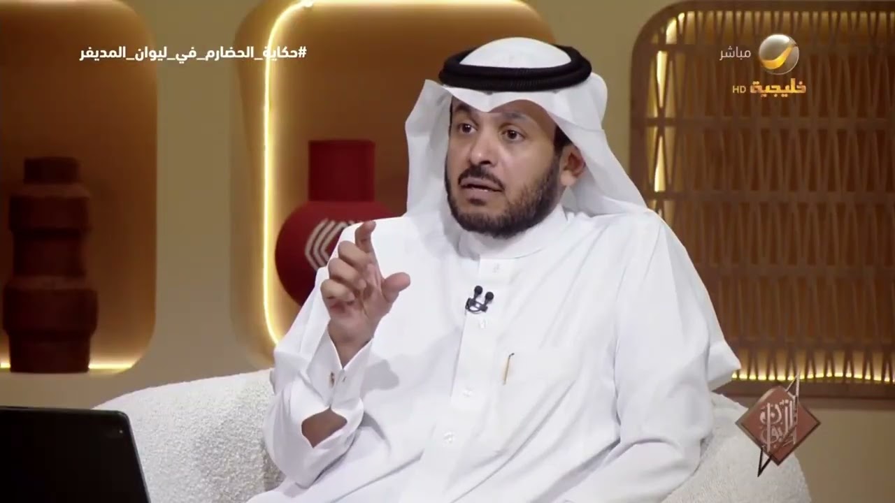 محمد بالفخر يسلط الضوء على الزي الحضرمِي التقليدي ودوره الثقافي