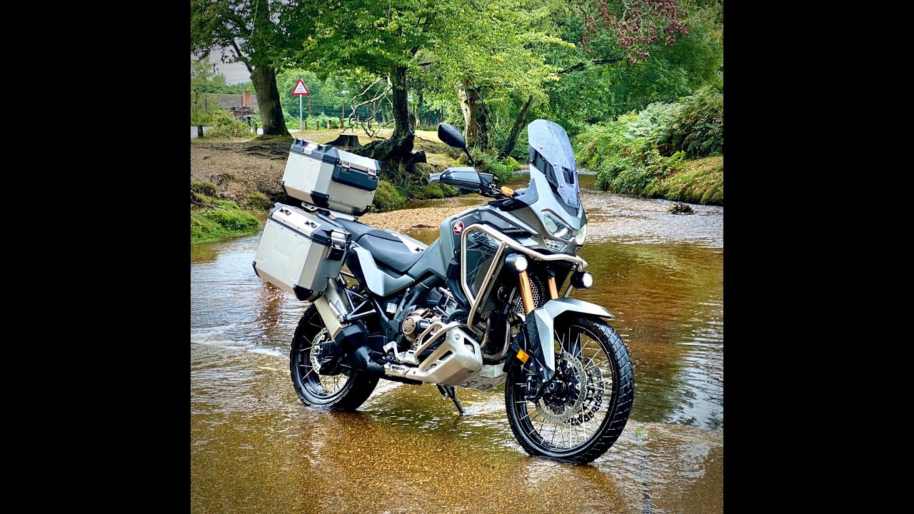 2023 Honda CRF1100 Africa Twin DCT/ES - 6 month review - how having a Fireblade means I kept this...