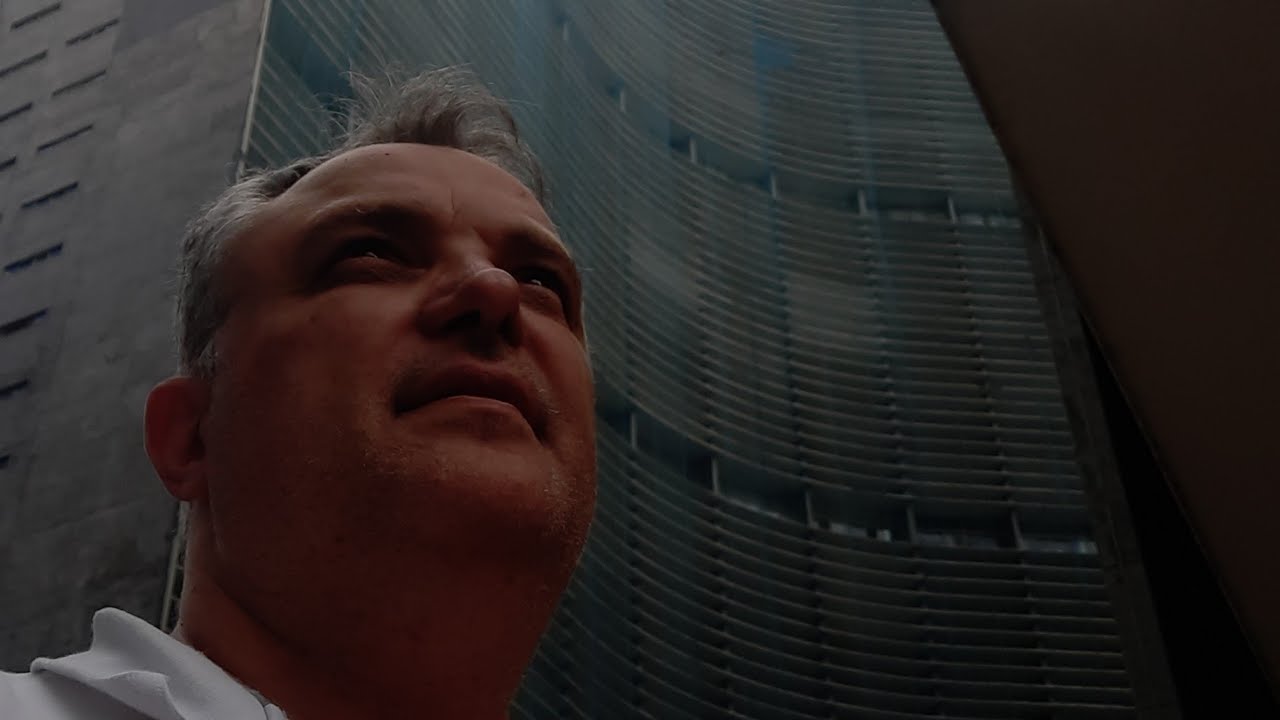 Edif&iacute;cio Copan  SP o que tem embaixo dele, video r&aacute;pido mostrando as lojas e as curiosidades .