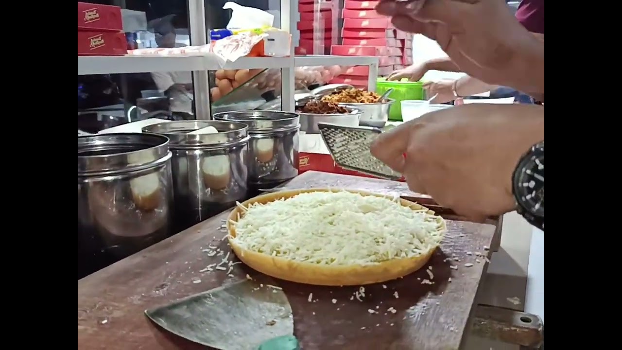 Martabak ready setiap hari, buka dari jam 17.00 - 24.00.#short #streetfood #yummy #delicious #viral