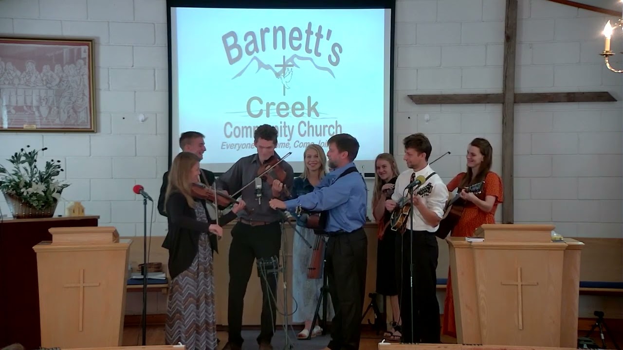 Homecoming 2022 with The Lindsey Family