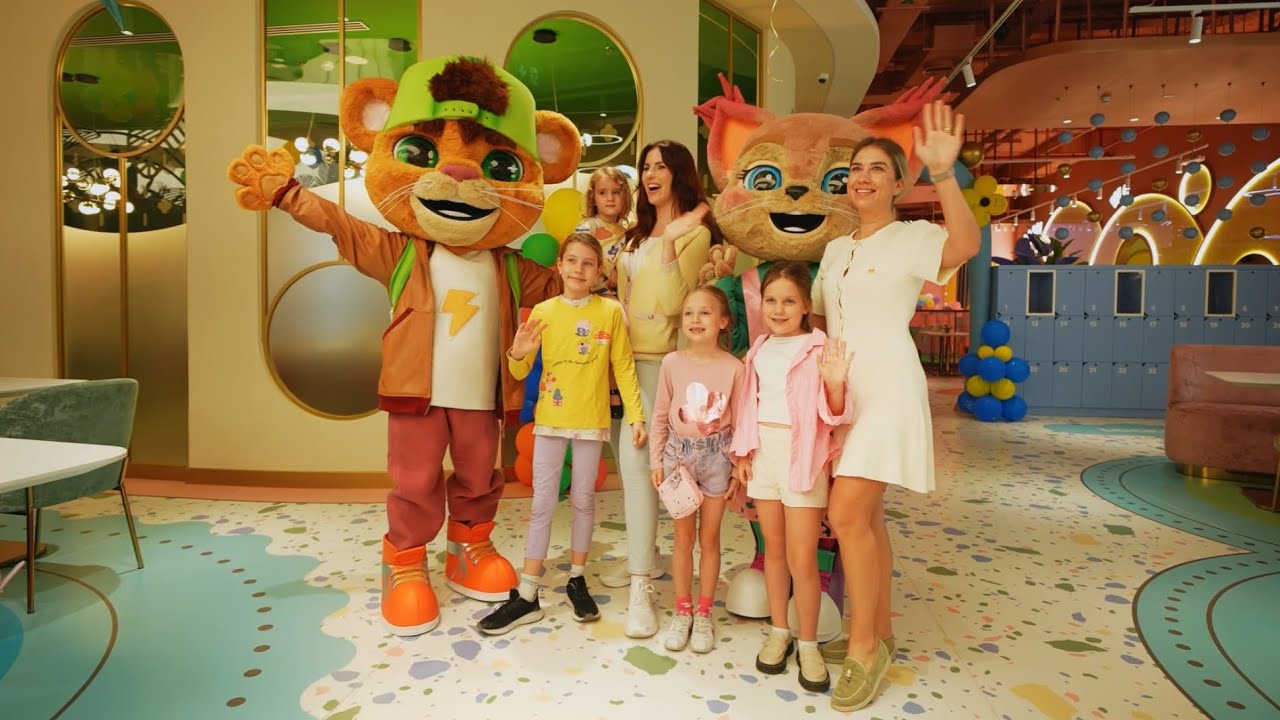 Leo & Loona Grand Opening: Yas Mall