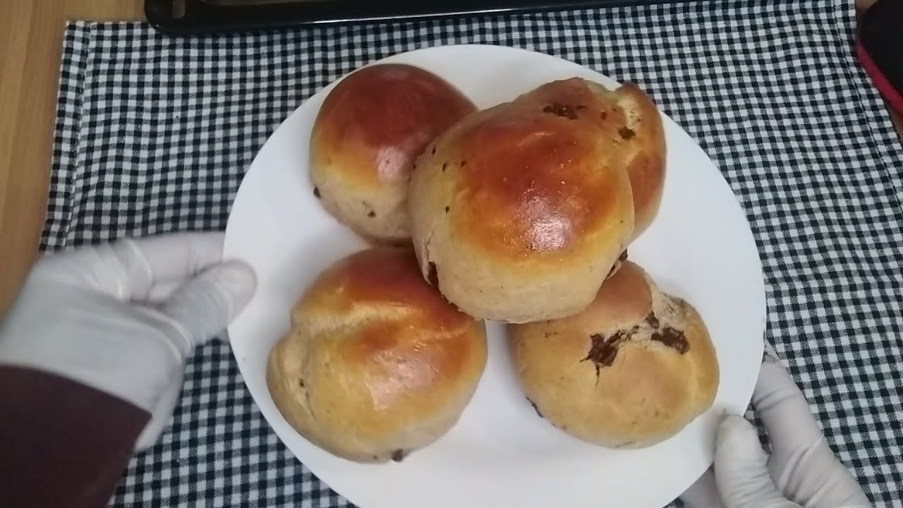 Norwegian Boller Med Rosiner | Tasty & Delicious
