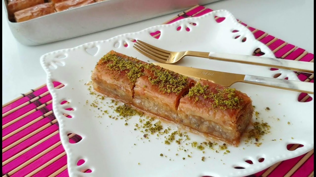 GÜNLERCE ÇITIR ÇITIR DURAN, TAHİNLİ - CEVIZLI BAKLAVA😊 HAZIR YUFKADAN, ELDE AÇILMIŞ GİBİ LEZZETLİ👌